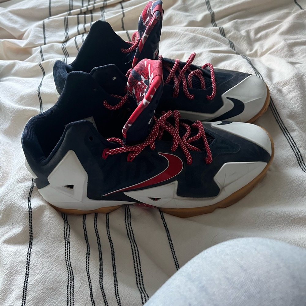 Nike LeBron xi 11 Basketball Shoes - Independence Day red white blue